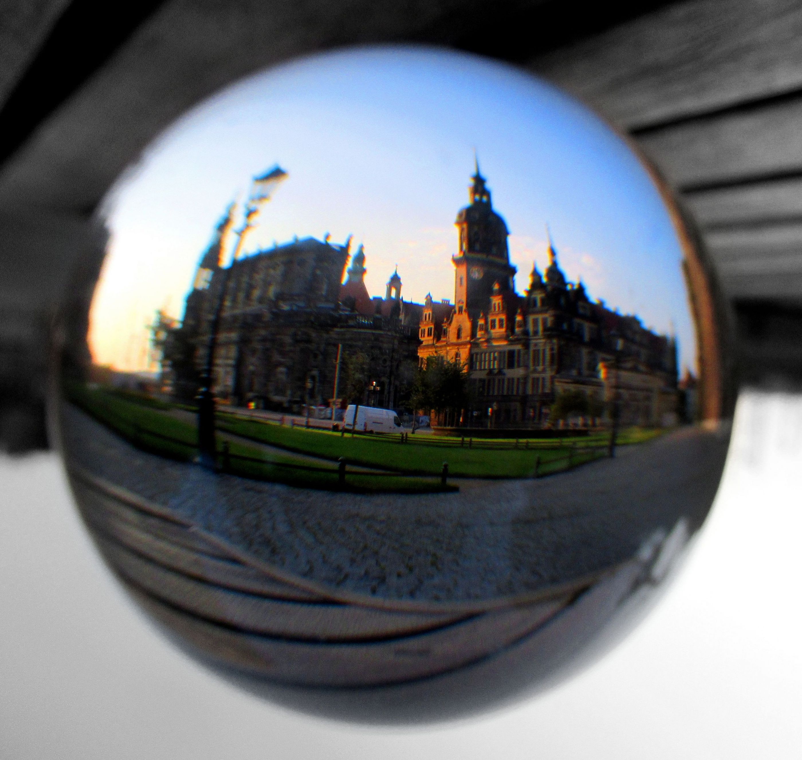 Das Dresdner Schloss unter Glas