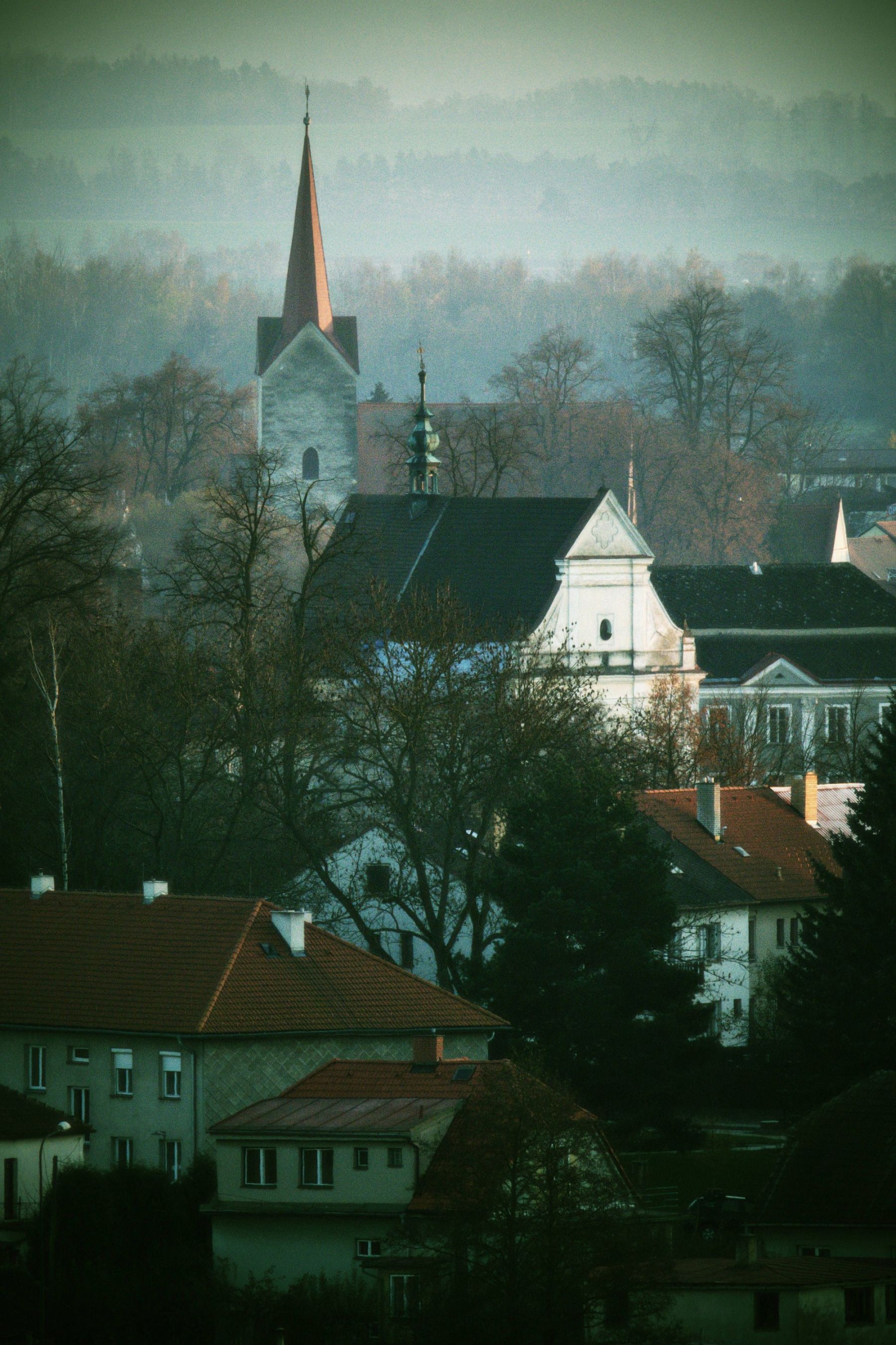 Z města.