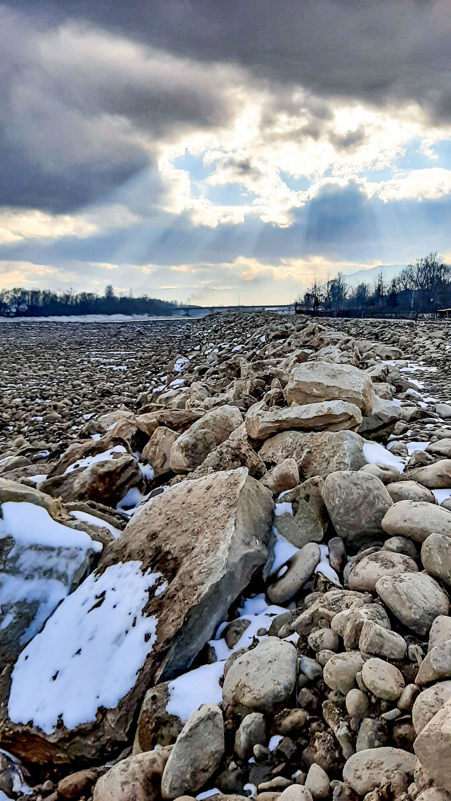 На берегах ріки Лімниця