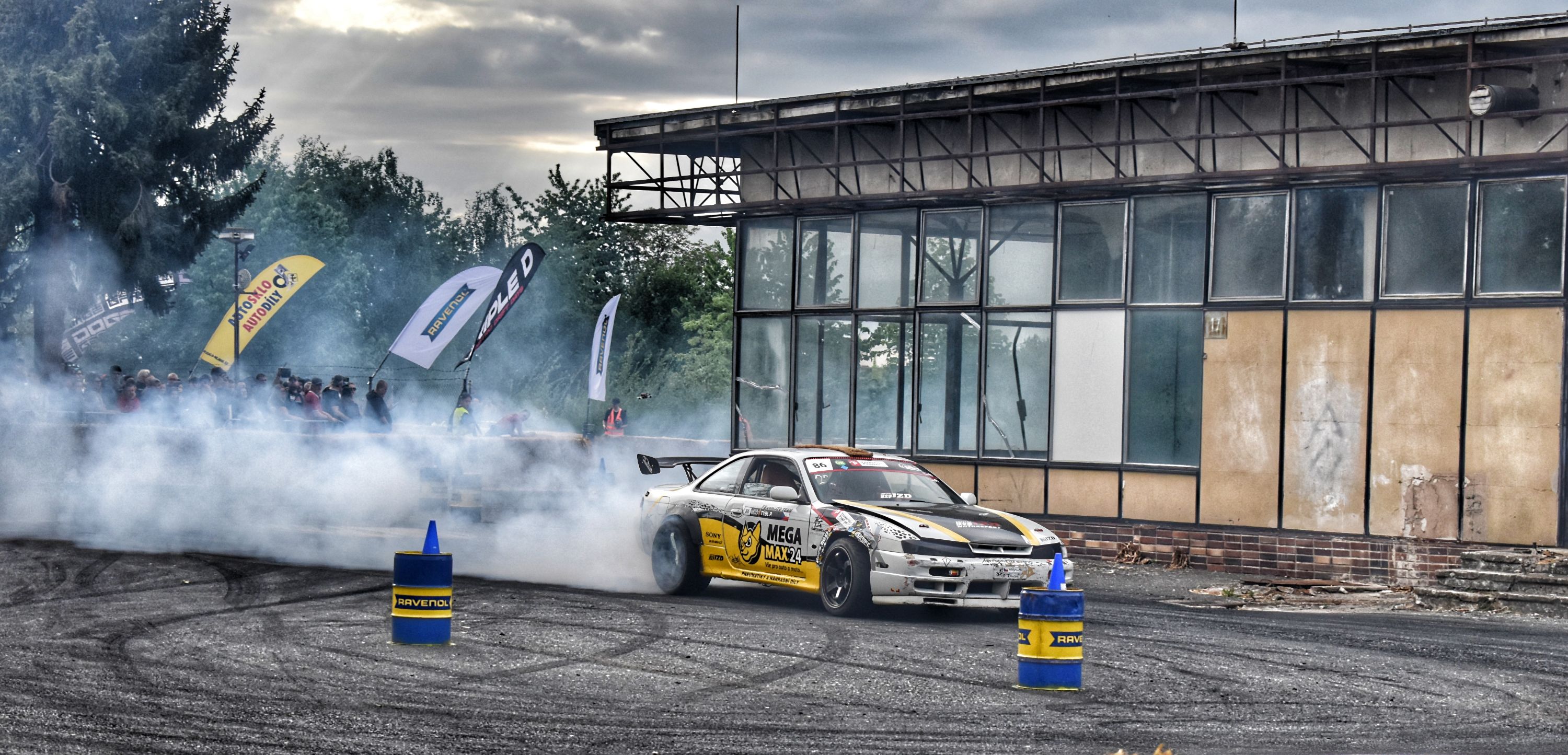 Dzitro drift days