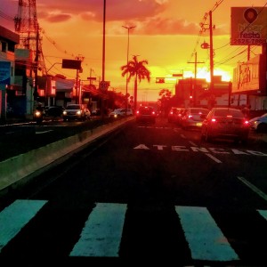 Por do sol avenida em Campo Grande MS