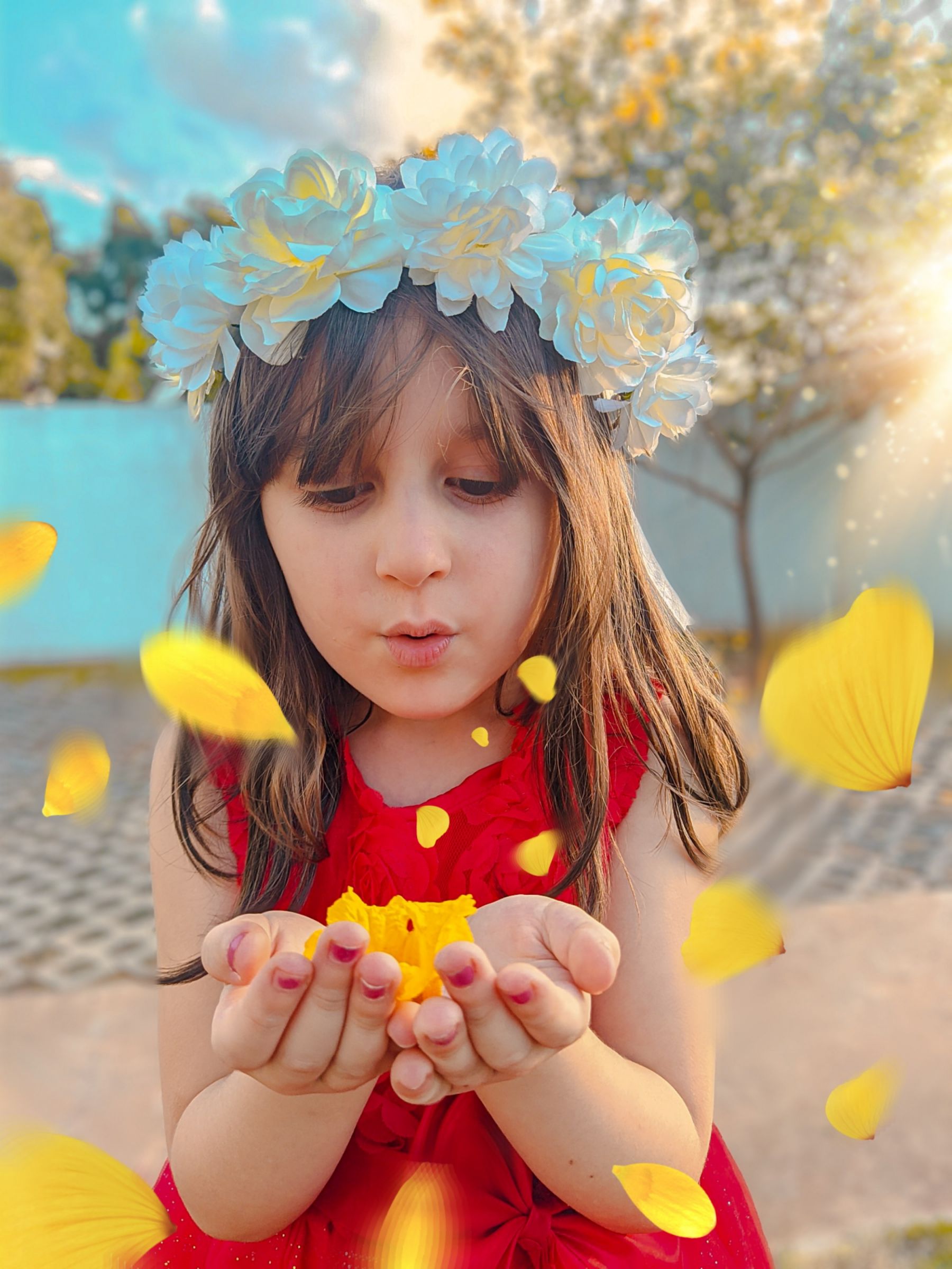 Milena com o Ypê Amarelo