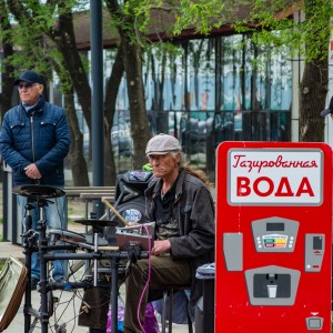 На набережной Владивостока