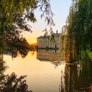 65162700-A3BD-4432-BA19-27F65F097B10