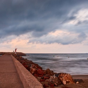 El espigón del faro de Port sa Playa