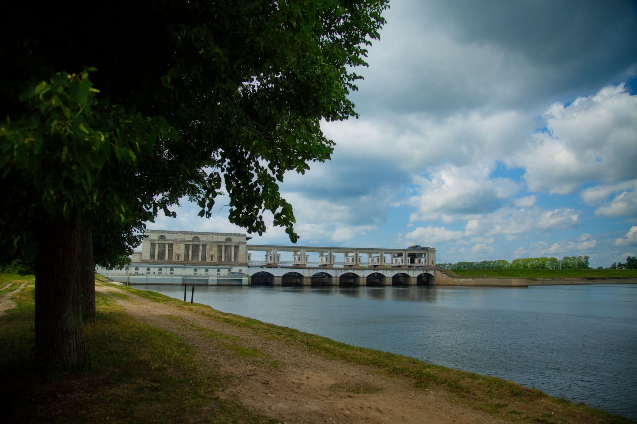 Угличская ГЭС.