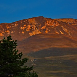 Восход в горах.
