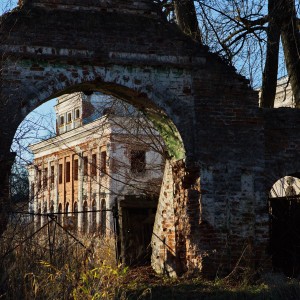 На графских развалинах.