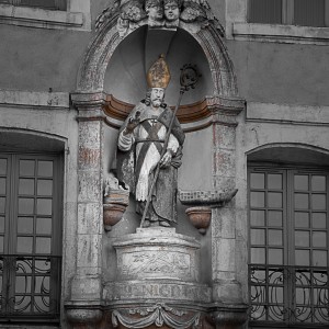 Statue