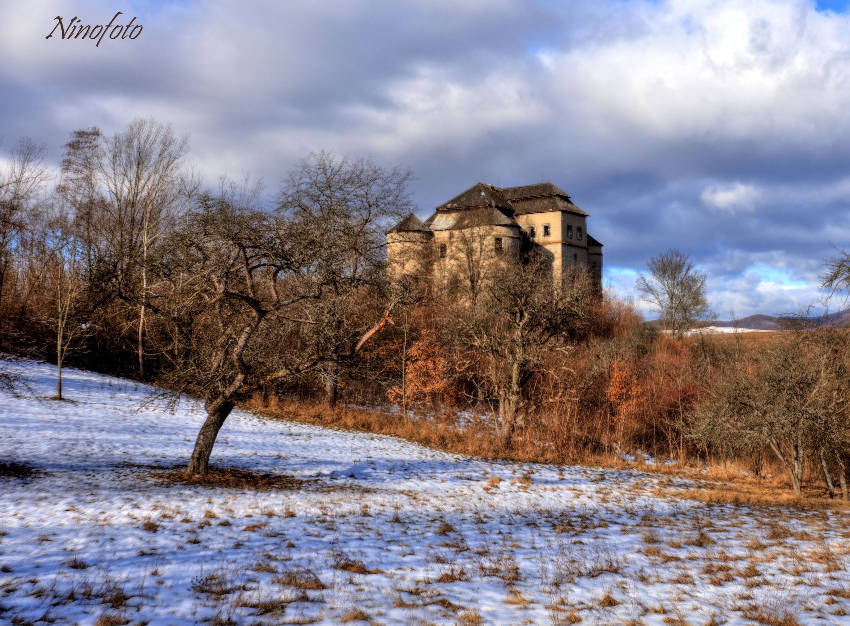 Castle Mičiná